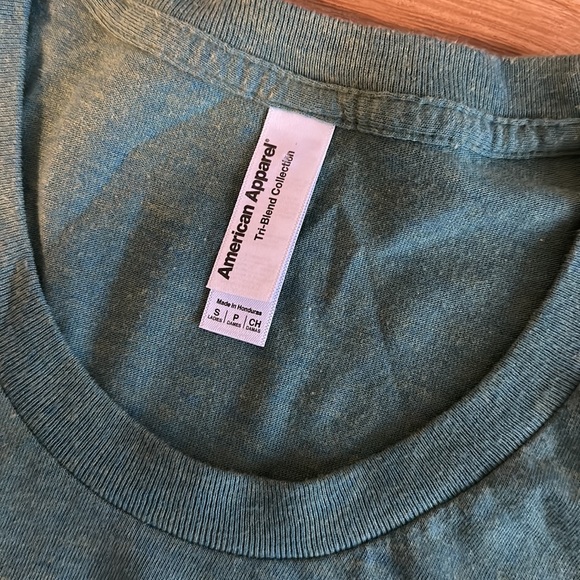 Two American Apparel tshirts size small - Picture 2 of 4